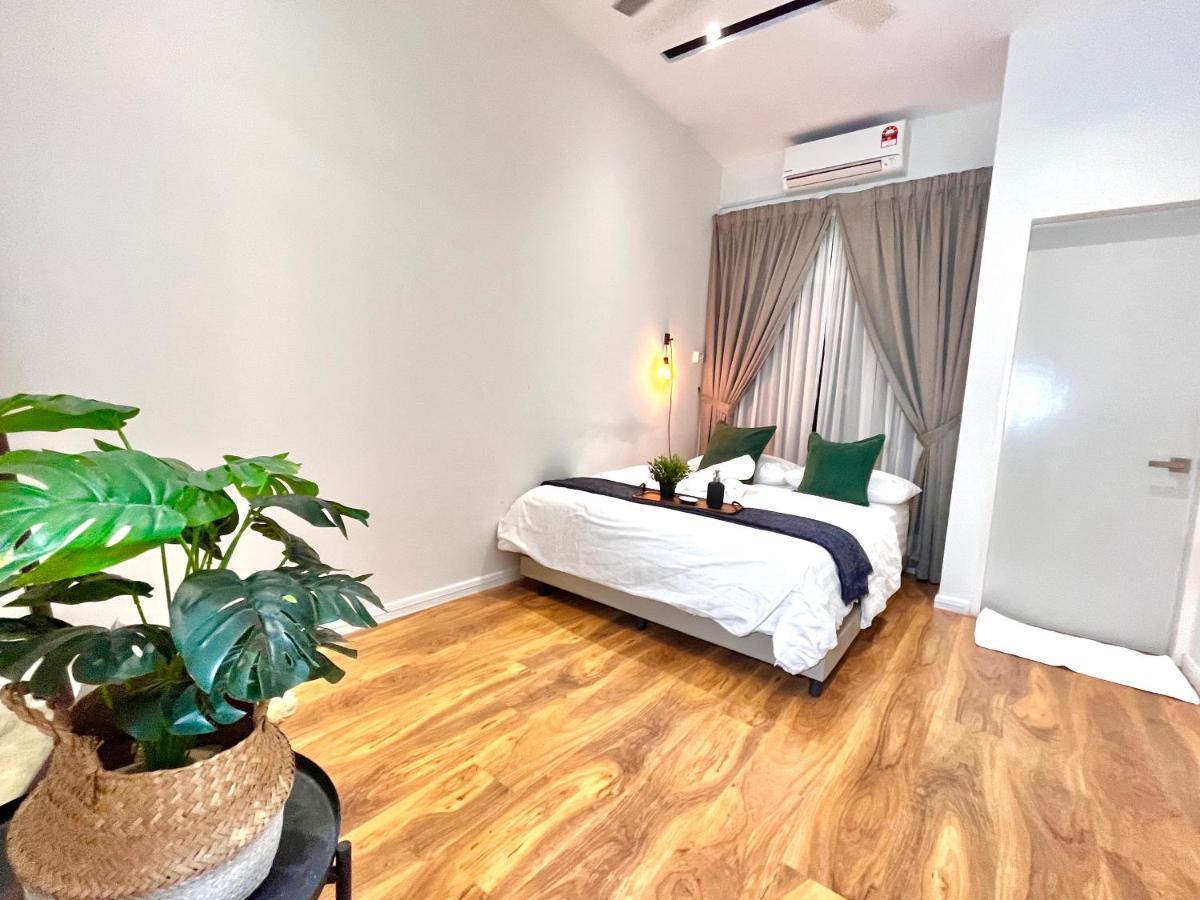 Luxury 2-Storey Terrace House Near Ioi City Mall Putrajaya Kültér fotó